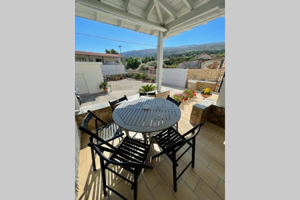 Panos Rooms Modern 3-Bedroom Apartment Ándros エクステリア 写真